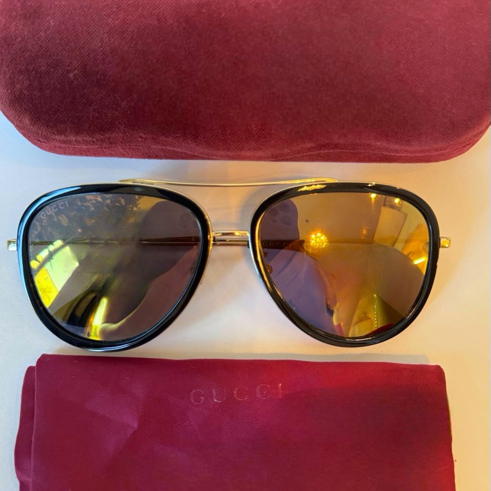 Gucci Black and Gold Aviator Sunglasses
